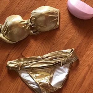 Gold VS Bikini